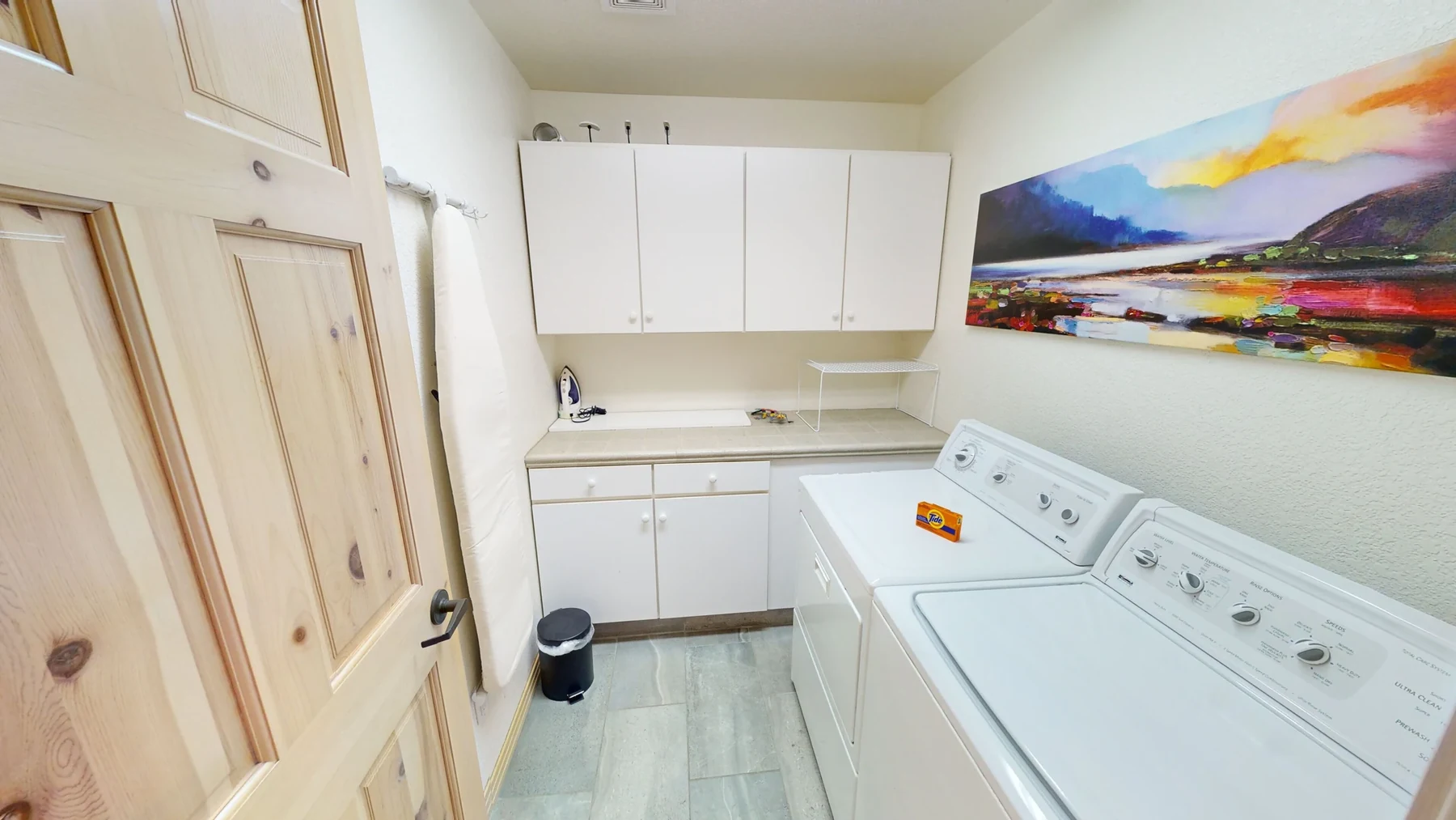 Riverview, laundry & garage, riverfront luxury vacation rental in Silverthorne, Colorado