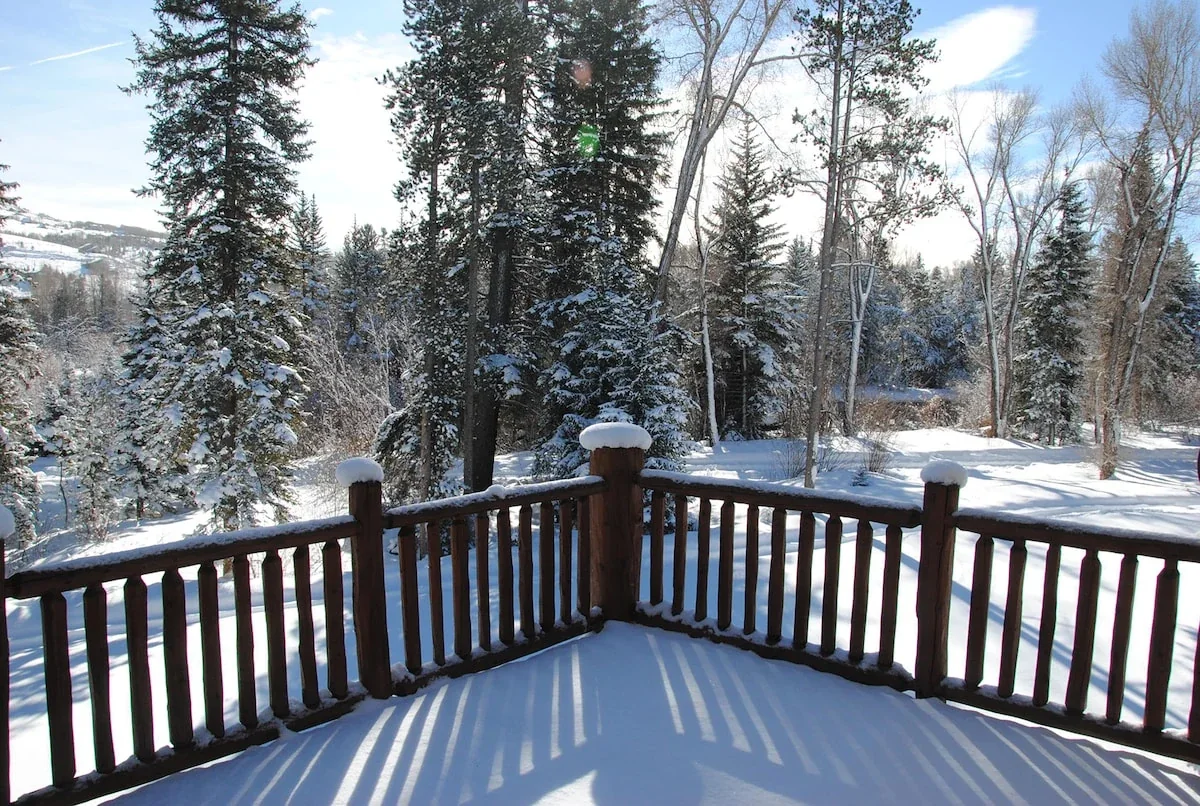 Riverview, winter, riverfront luxury vacation rental in Silverthorne, Colorado