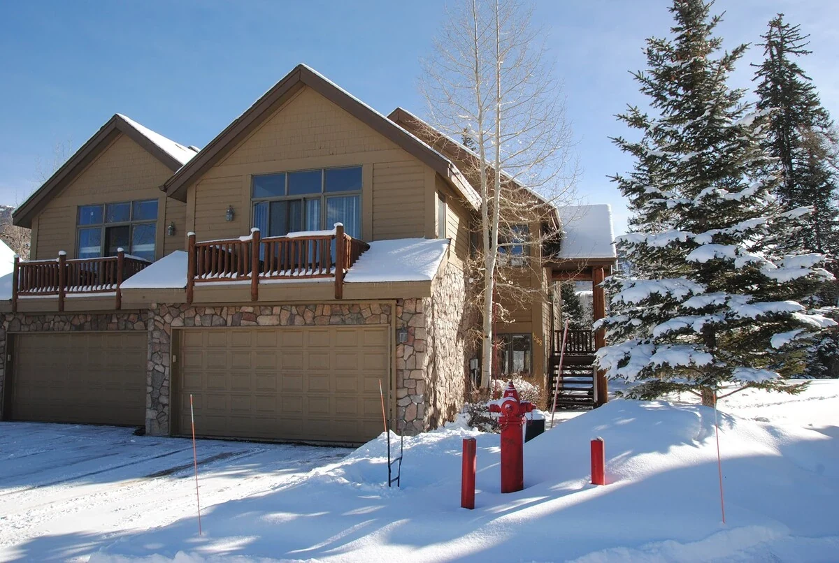 Riverview, winter, riverfront luxury vacation rental in Silverthorne, Colorado