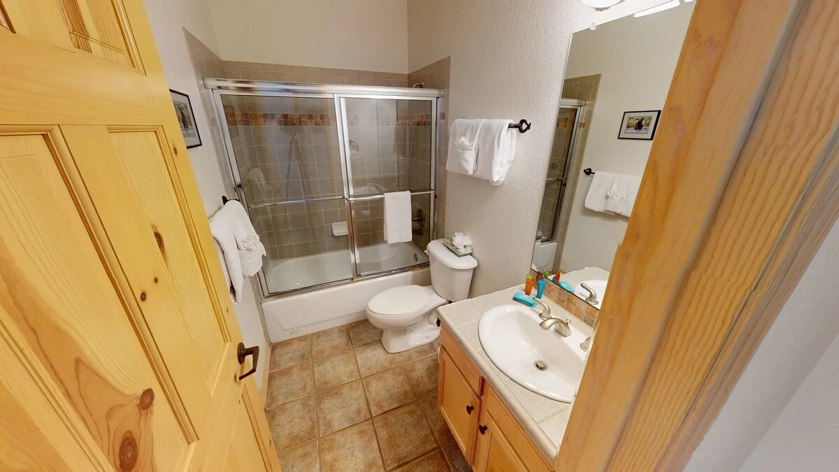 Riverview, full bathroom, riverfront luxury vacation rental in Silverthorne, Colorado