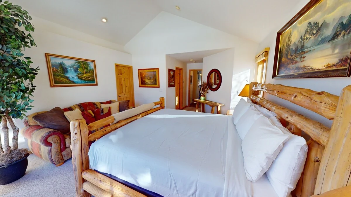 Riverview, primary suite, riverfront luxury vacation rental in Silverthorne, Colorado