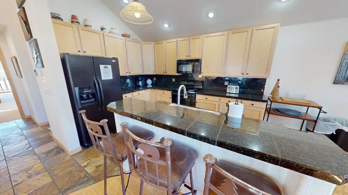 Riverview, kitchen, riverfront luxury vacation rental in Silverthorne, Colorado