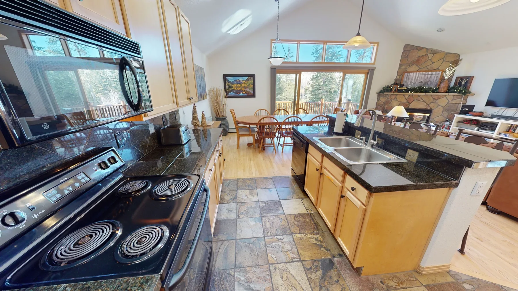 Riverview, kitchen, riverfront luxury vacation rental in Silverthorne, Colorado