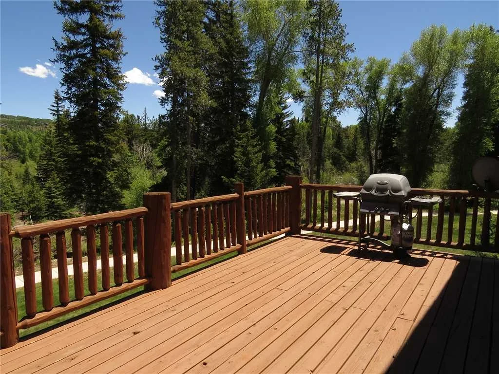Riverview, summer, riverfront luxury vacation rental in Silverthorne, Colorado