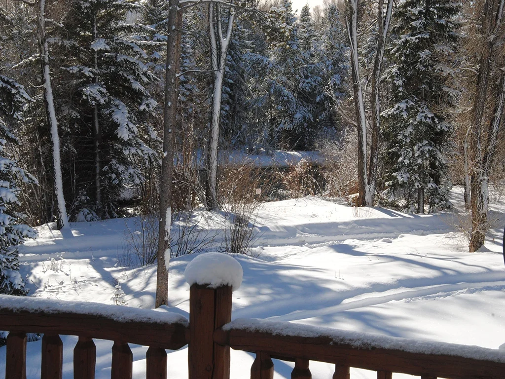 Riverview, winter, riverfront luxury vacation rental in Silverthorne, Colorado