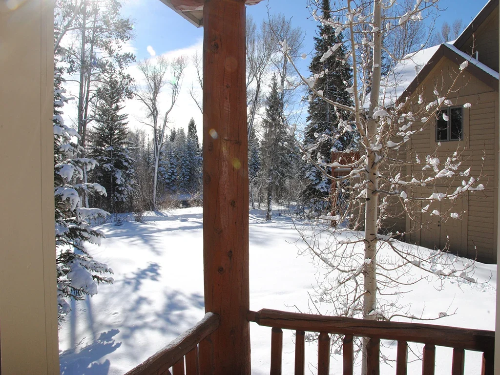 Riverview, winter, riverfront luxury vacation rental in Silverthorne, Colorado