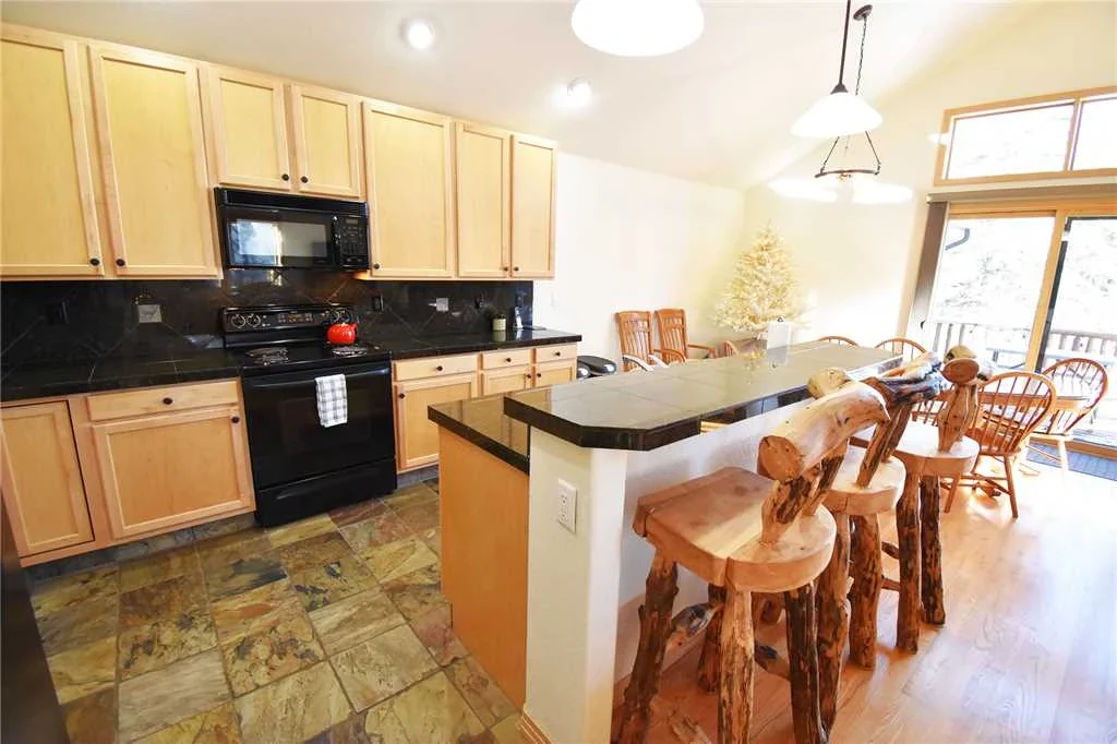 Riverview, kitchen, riverfront luxury vacation rental in Silverthorne, Colorado