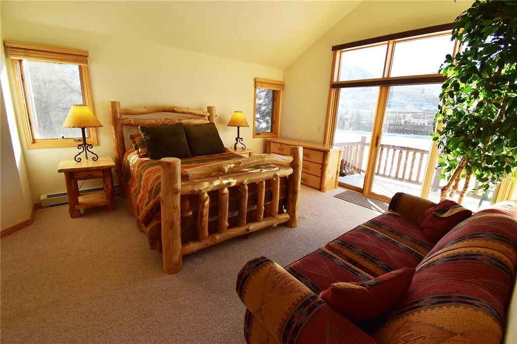 Riverview, primary suite, riverfront luxury vacation rental in Silverthorne, Colorado